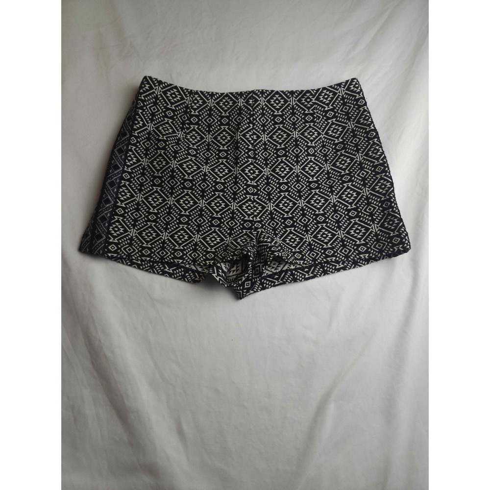 Ecote Black White Geometric Tribal High Waisted Shorts Size 8 Boho Jacquard